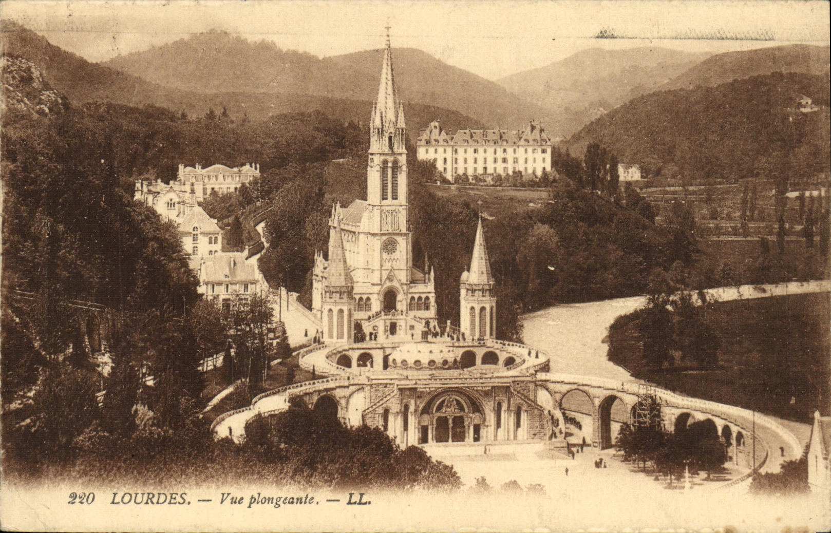 VINTAGE POSTCARD Heavy Sight Plongeanle