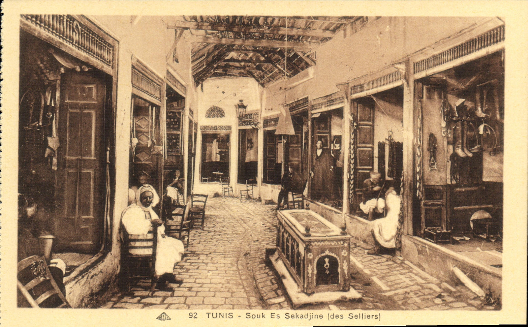 CPA Tunis Souk Es Sekadjine des Selliers 
