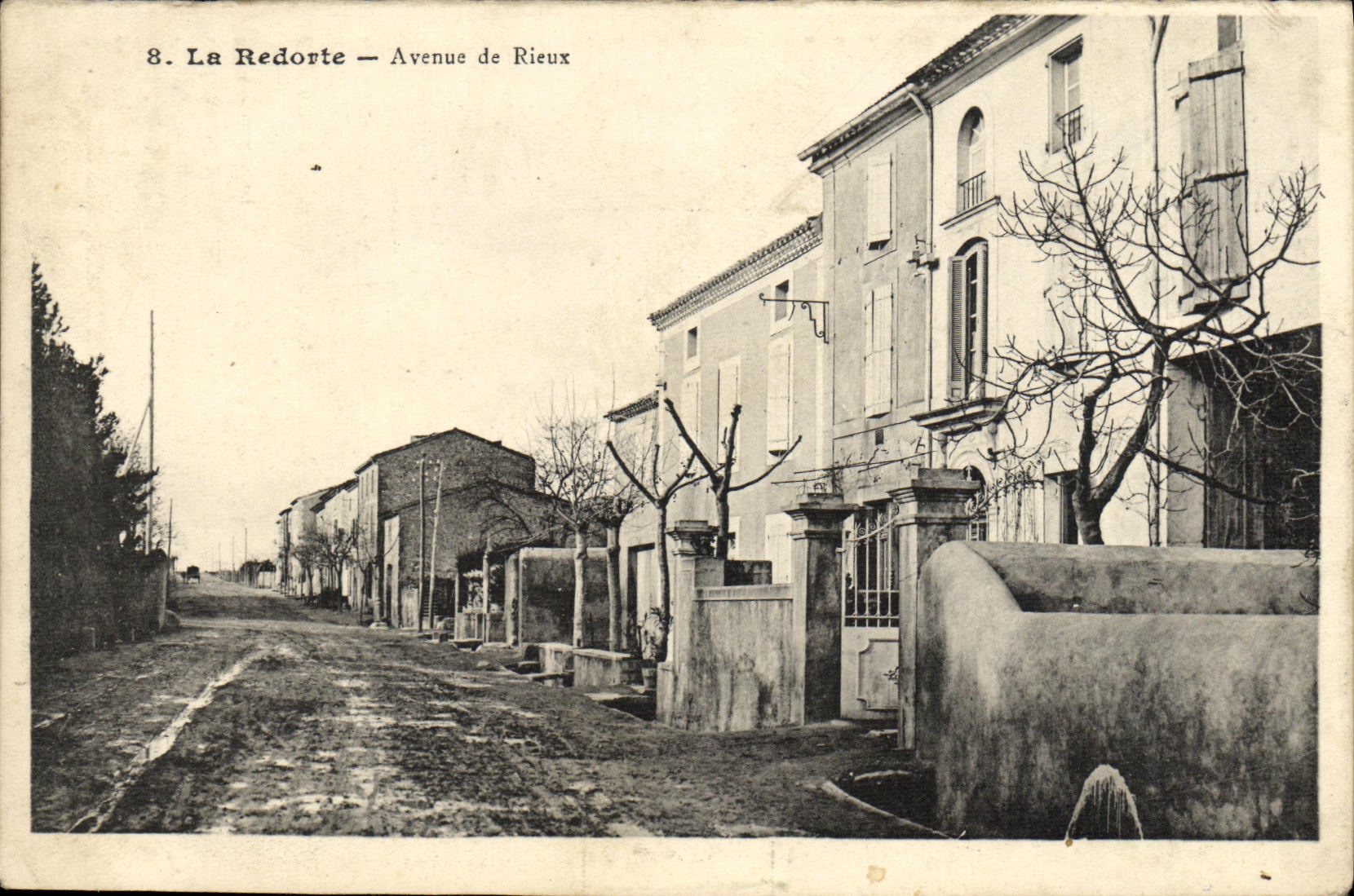 CPA La Redorte avenue De Rieux