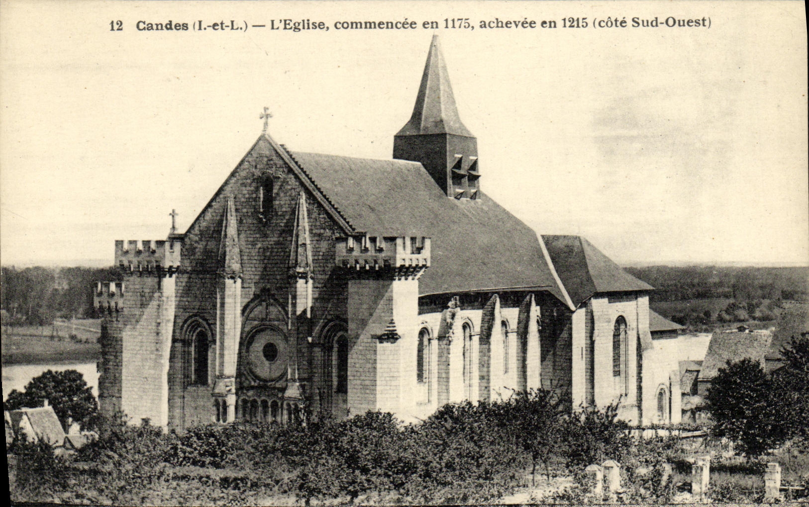 VINTAGE POSTCARD Candes the Commencee Church