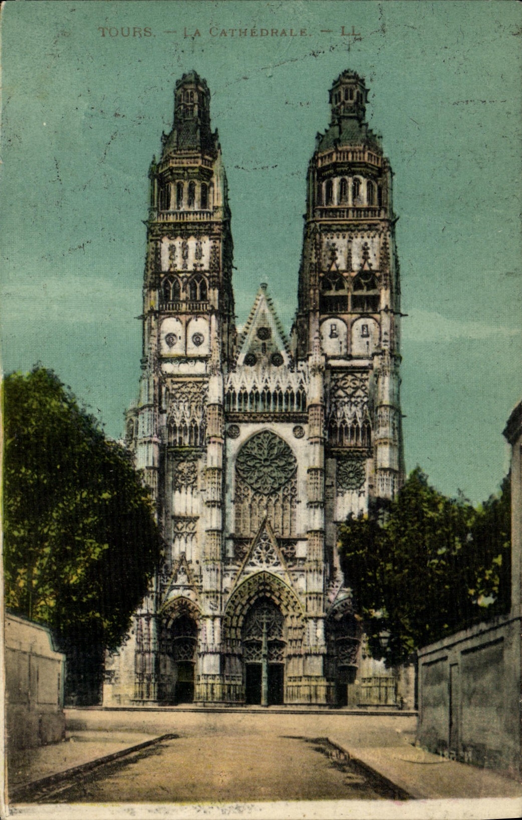 CPA Tours La Cathedrale