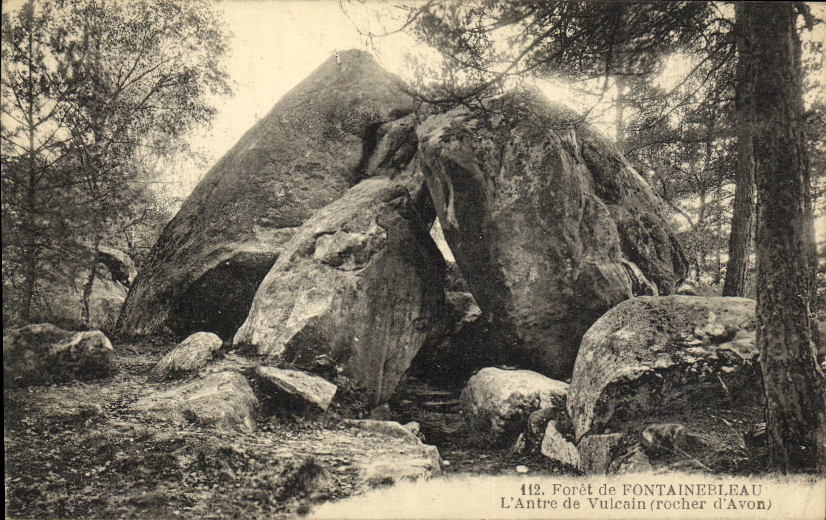 CPA Foret De Fontainebleau L'Entree De Vulcain Rocher d'Avon
