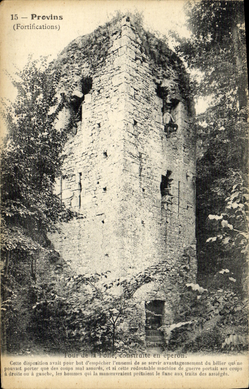 CPA Provins Tour de la Folle Construite en eperon