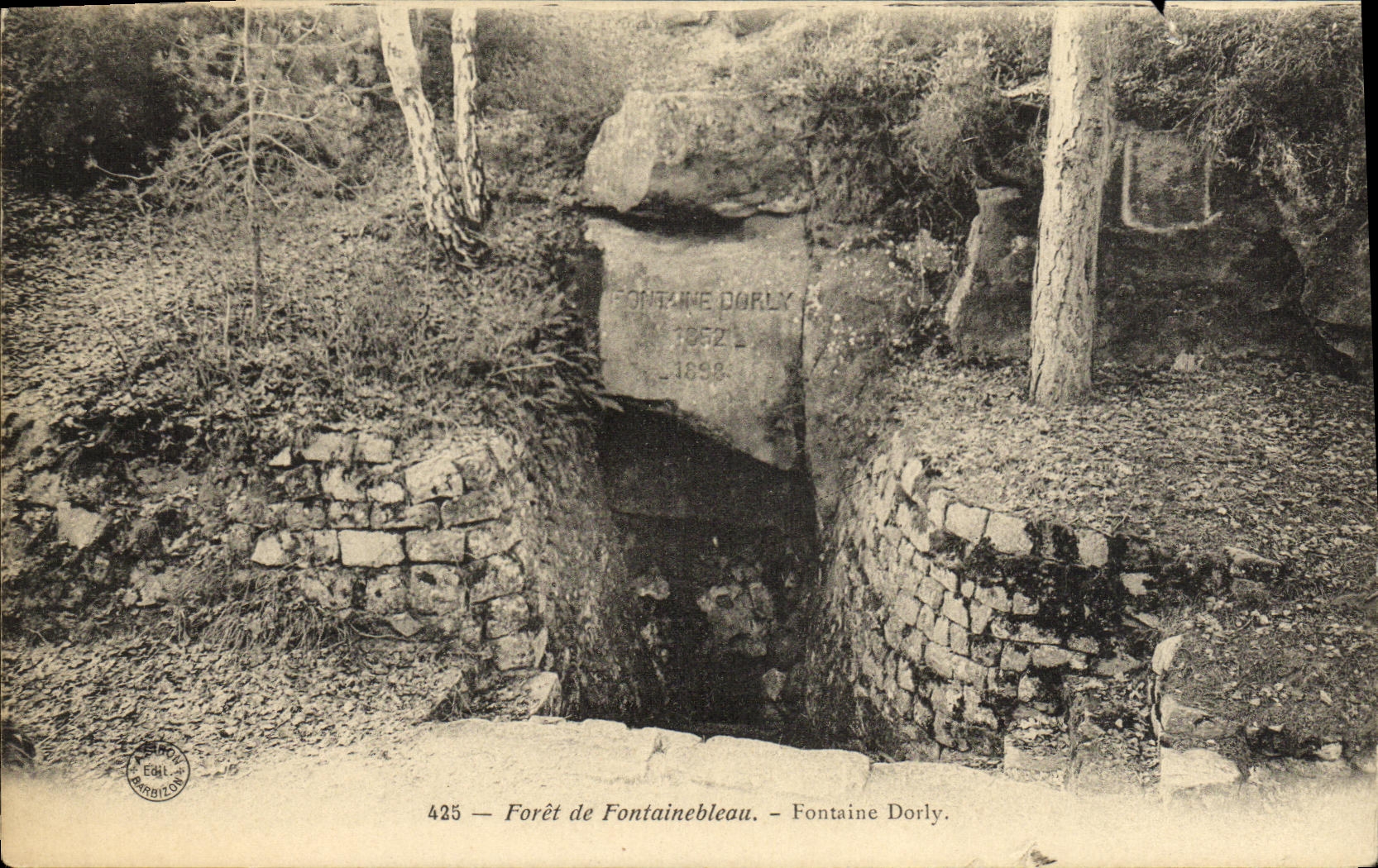 VINTAGE POSTCARD Drill De Fontainebleau Dorly Fountain