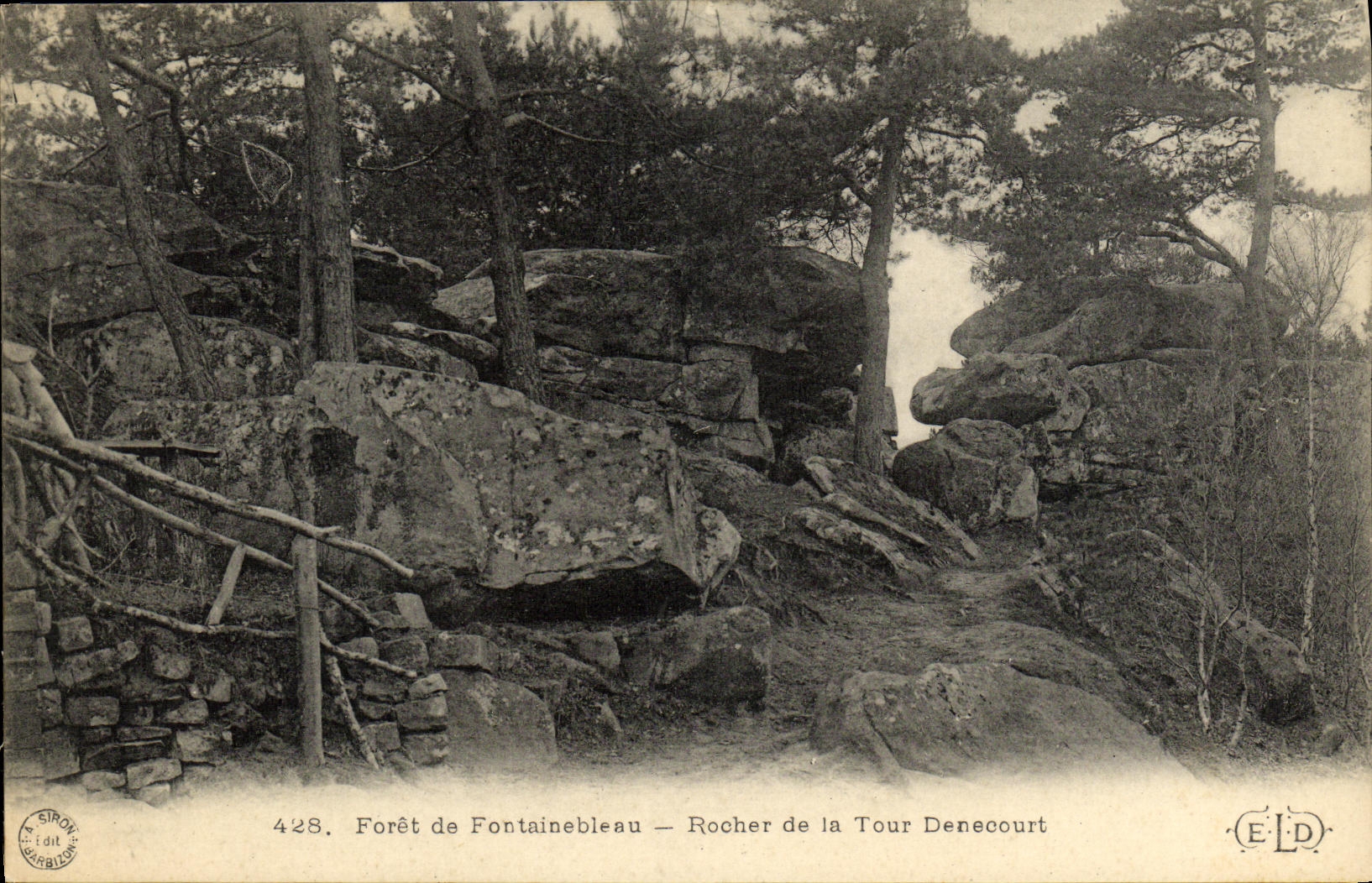 CPA Foret De Fontainebleau Rocher De La Tour Denecourt