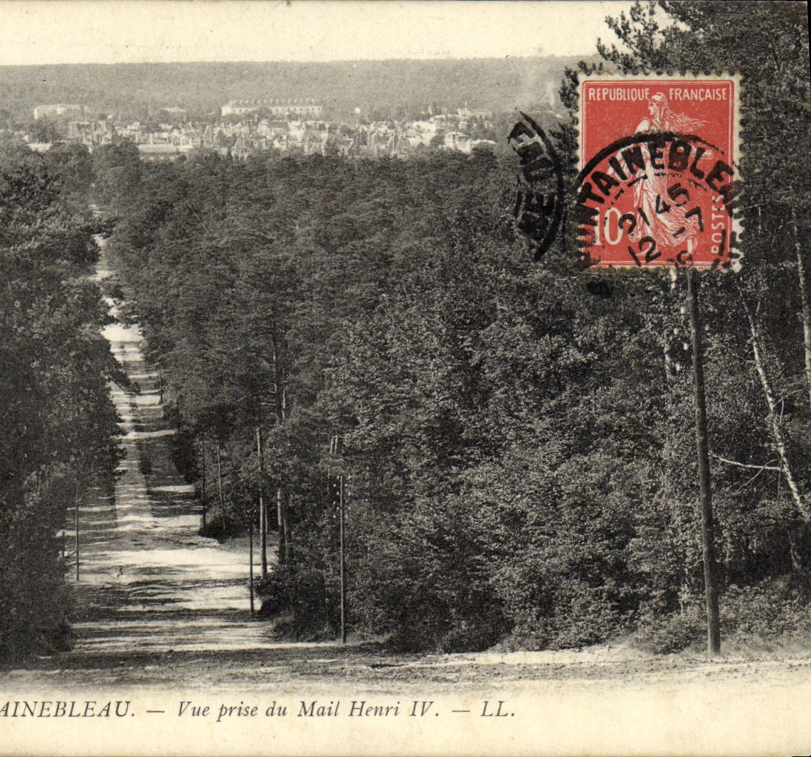 VINTAGE POSTCARD Fontainebleau seen from of the email Henri IV