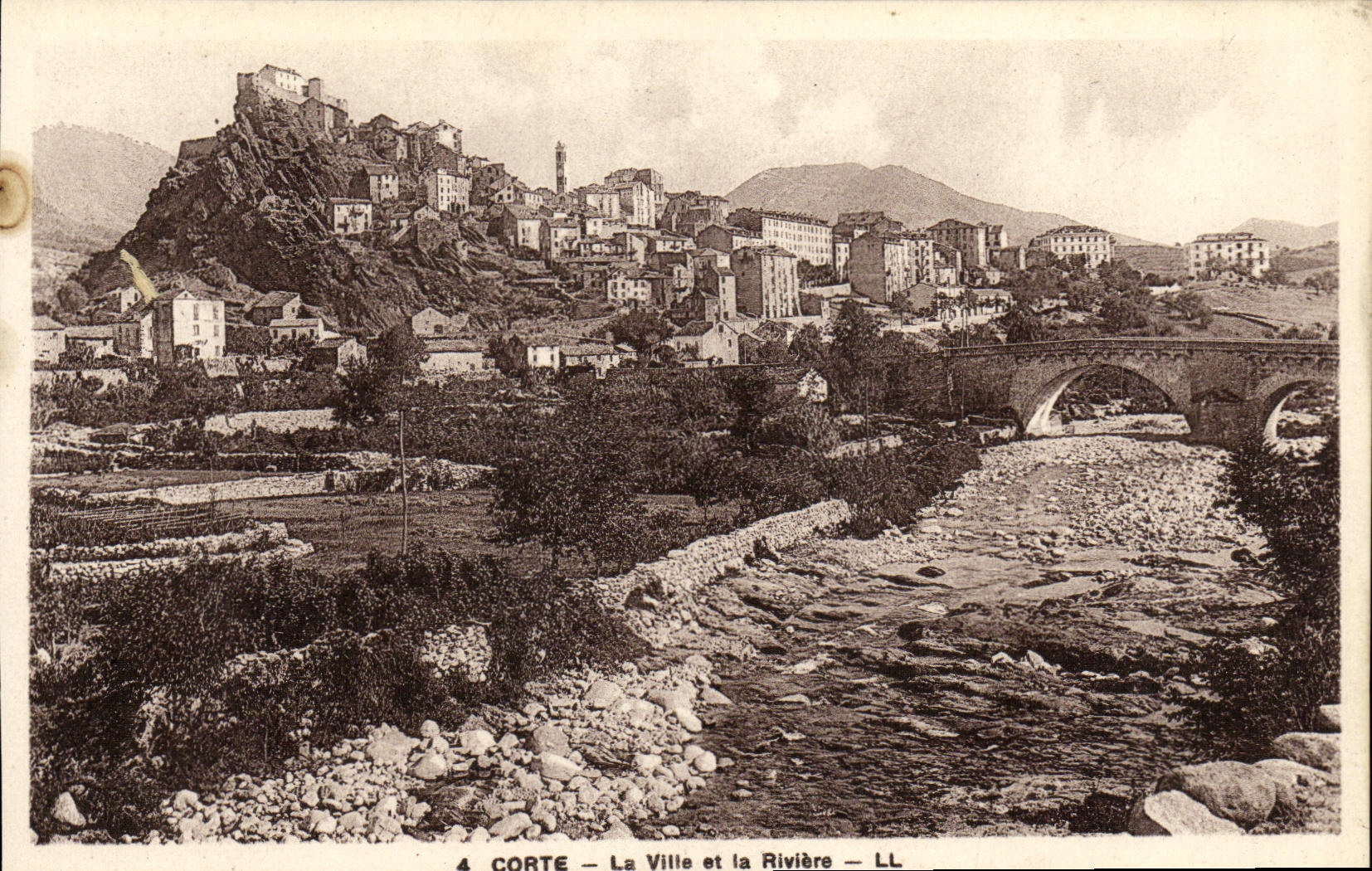 VINTAGE POSTCARD Corte the city and the river