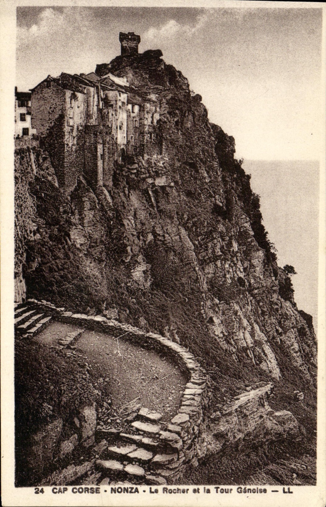 Cabo Nonza de Córcega de la POSTAL de la VENDIMIA la roca y el ganoise de la torre