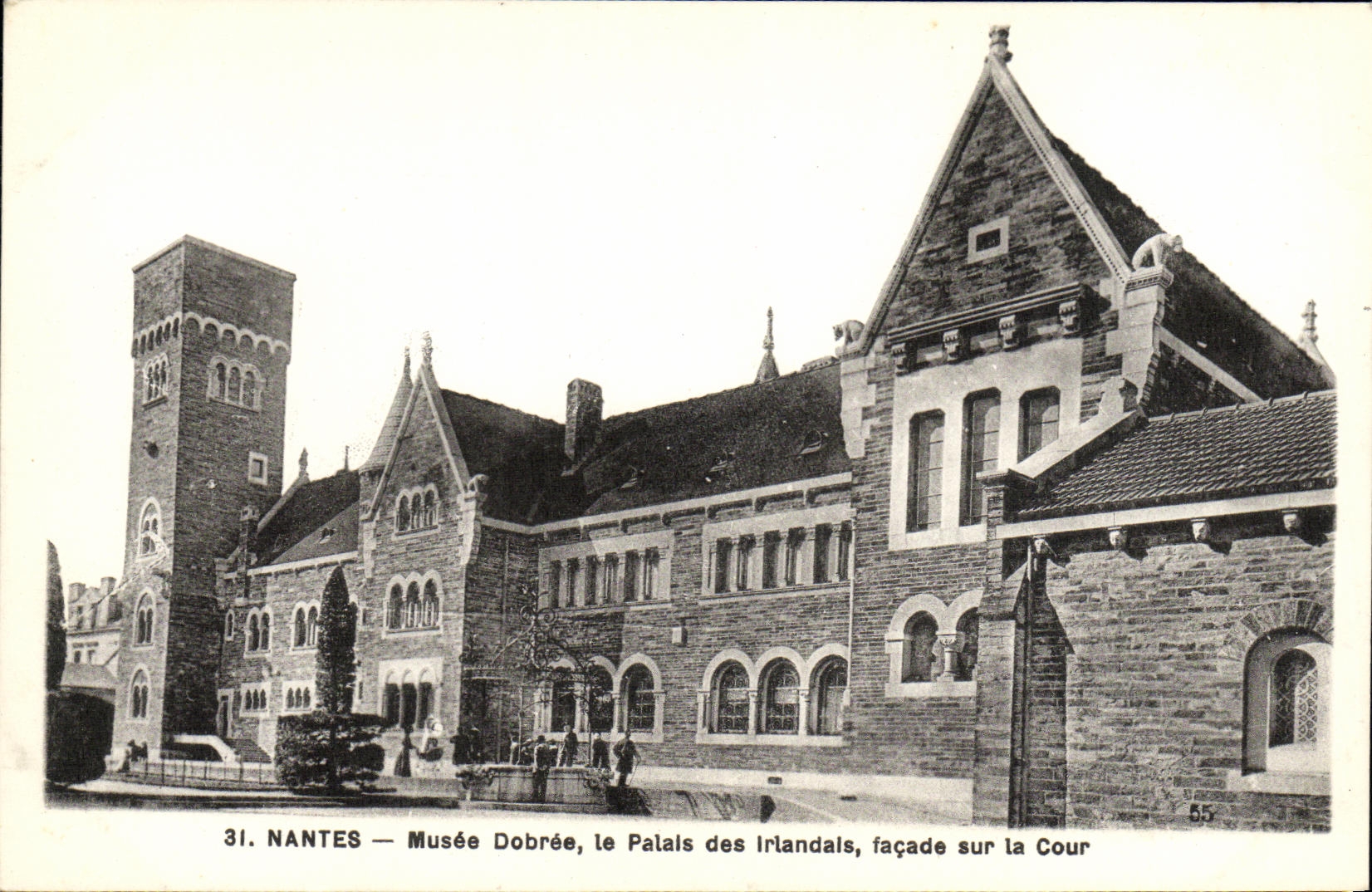 VINTAGE POSTCARD Nantes Museum dobree the palate of Irish frontage on the court