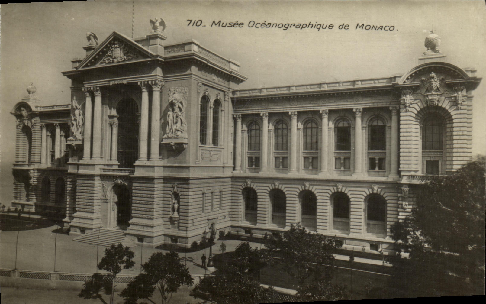 VINTAGE POSTCARD Museum Oceangraphique de Manaco