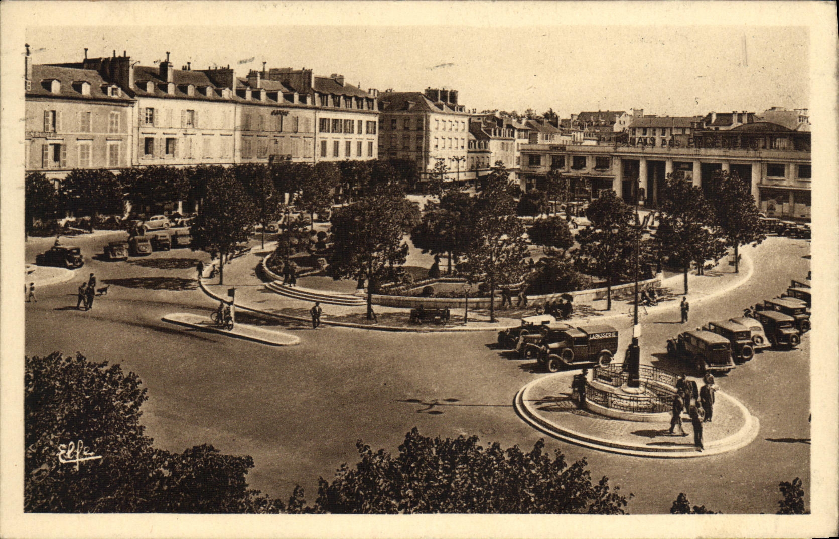 VINTAGE POSTCARD Pau Places Georges Clémenceau
