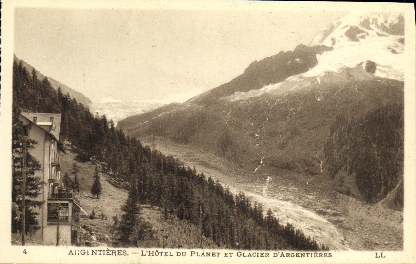 CPA Argentieres L'Hotel du Planet et Galacier D'Argentieres 