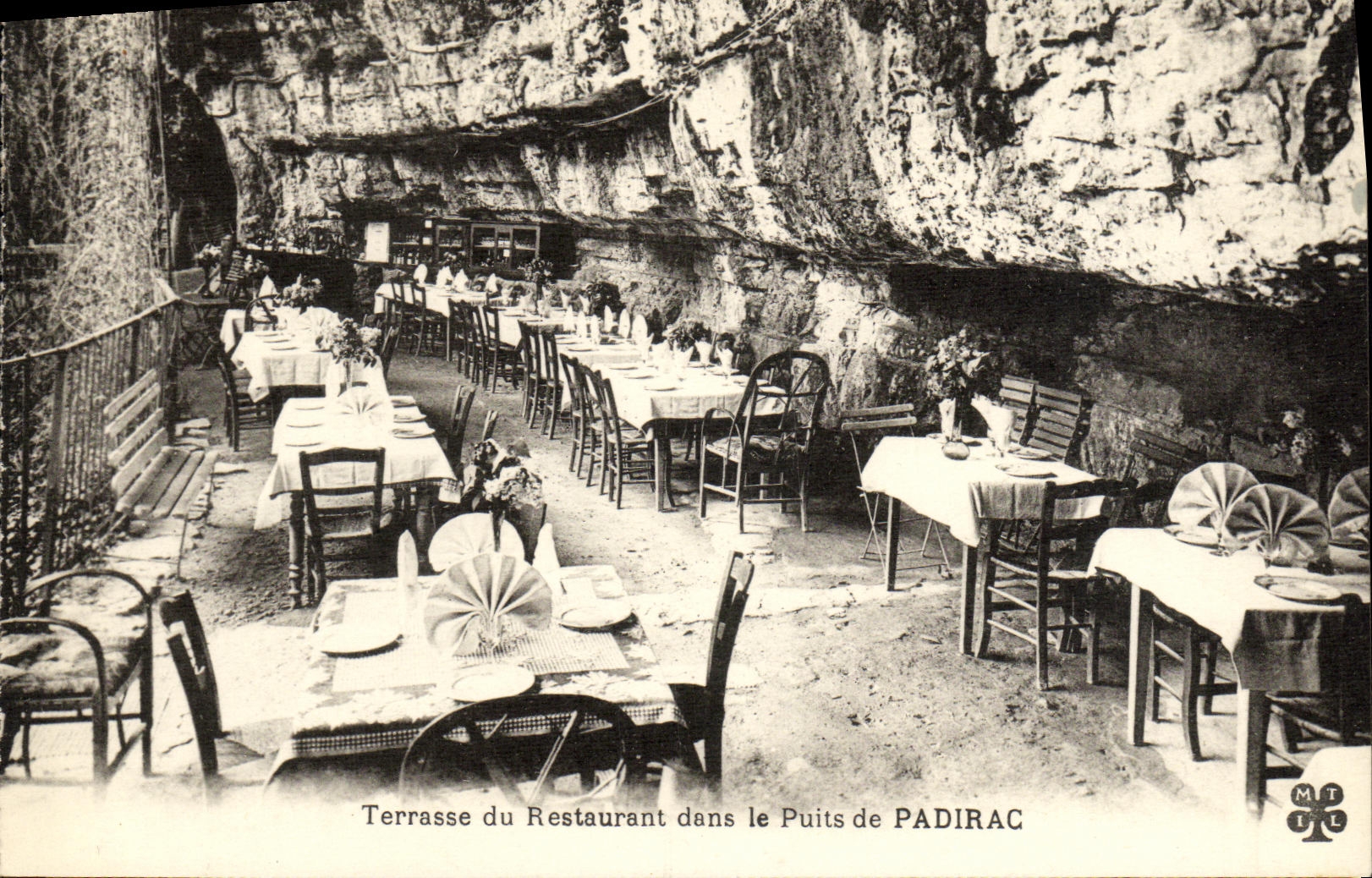 VINTAGE POSTCARD Terrace of Resturant in the Well of Padirac