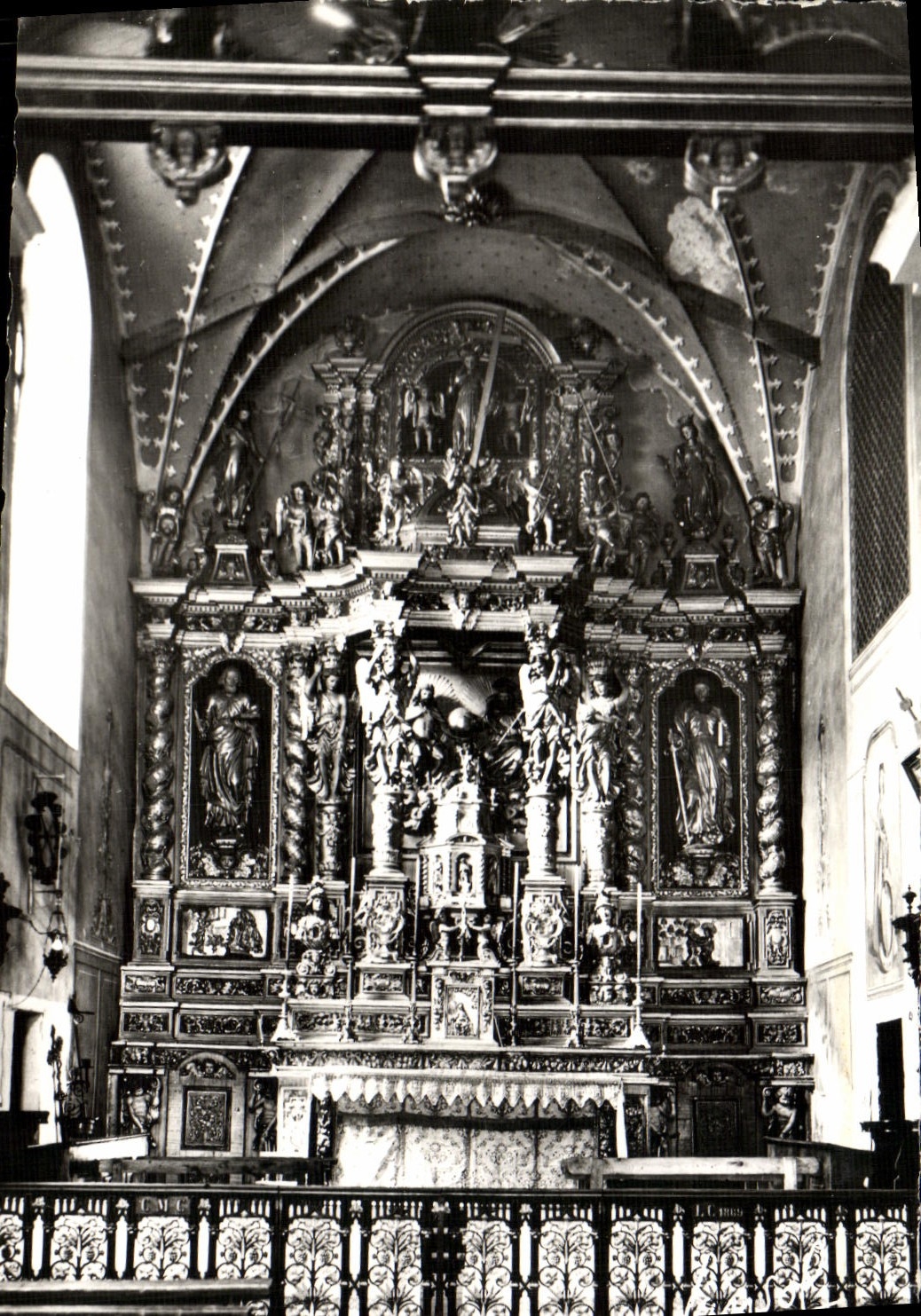 VINTAGE POSTCARD Peisey Nancroix Interior of the Church Retable