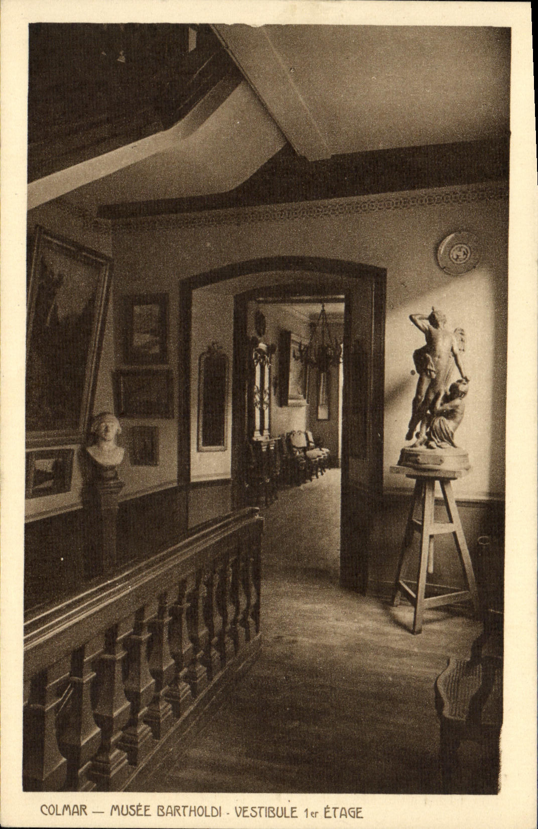 CPA Colmar Musee Bartholdi Vestibule l er Etage 