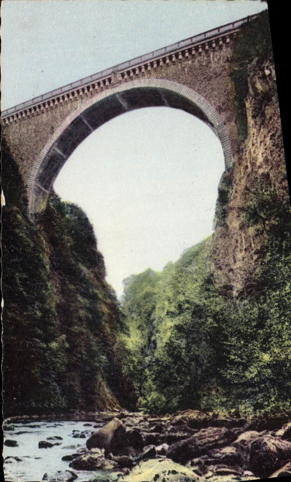 VINTAGE POSTCARD De Luz has Gavarnie the Napoleon Bridge