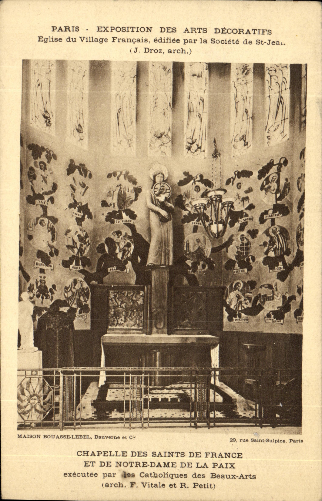 CPA Paris Exposition des Arts Decoratifs 1925 Chapelle des Saints de France et de Notre Dame de la Paix