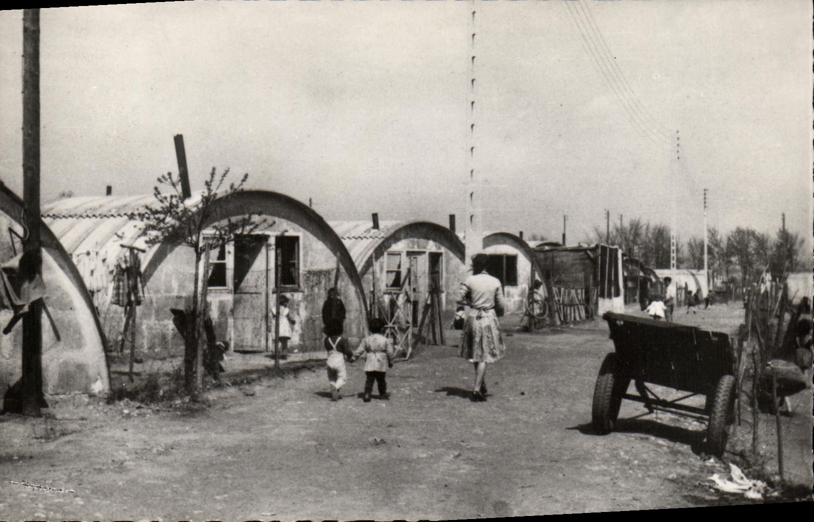 MODERN CARD My Familes friends live in slums