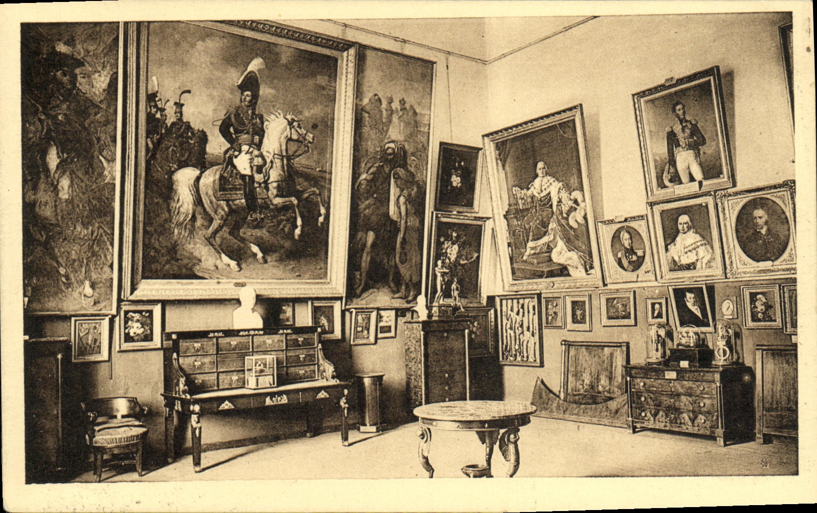 CPA Musee des Unterlinden a Colmar La tribune Empire et Restauration