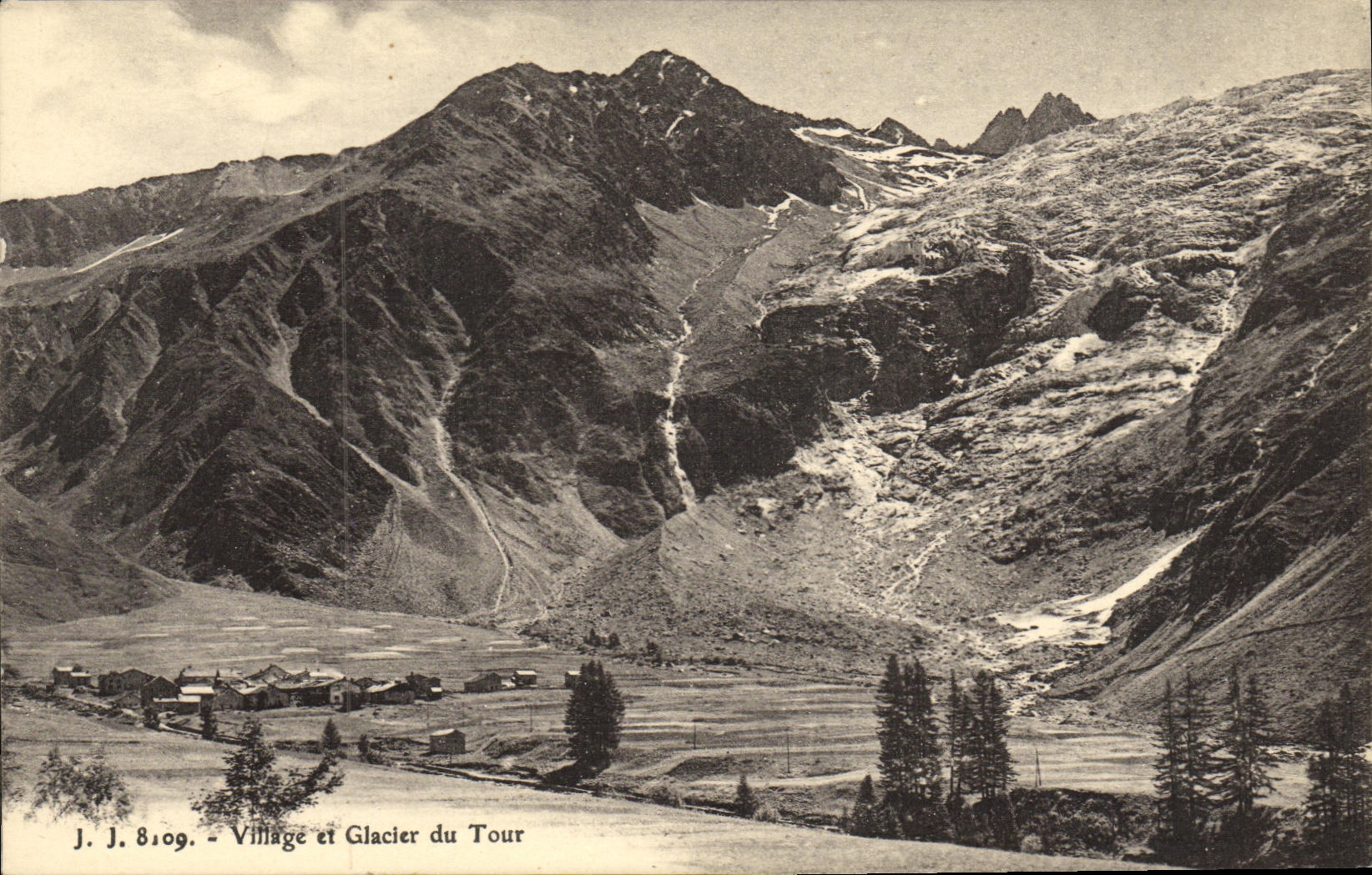 Aldea de la POSTAL de la VENDIMIA y glaciar de la vuelta