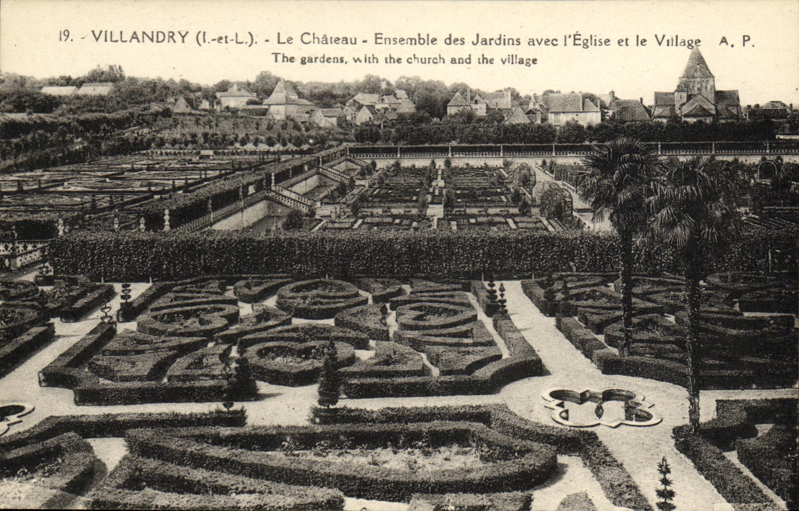 CPA Villandry Le Chateau Ensemble des Jardins avec l'Eglise et le Village 