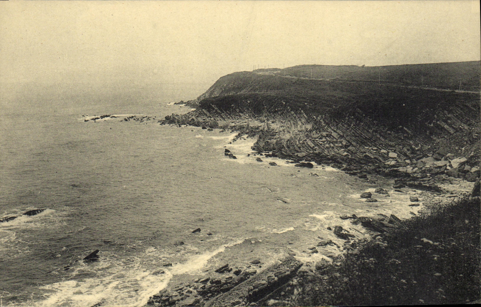Camino de la playa de Hendaye de la POSTAL de la VENDIMIA de la cornisa