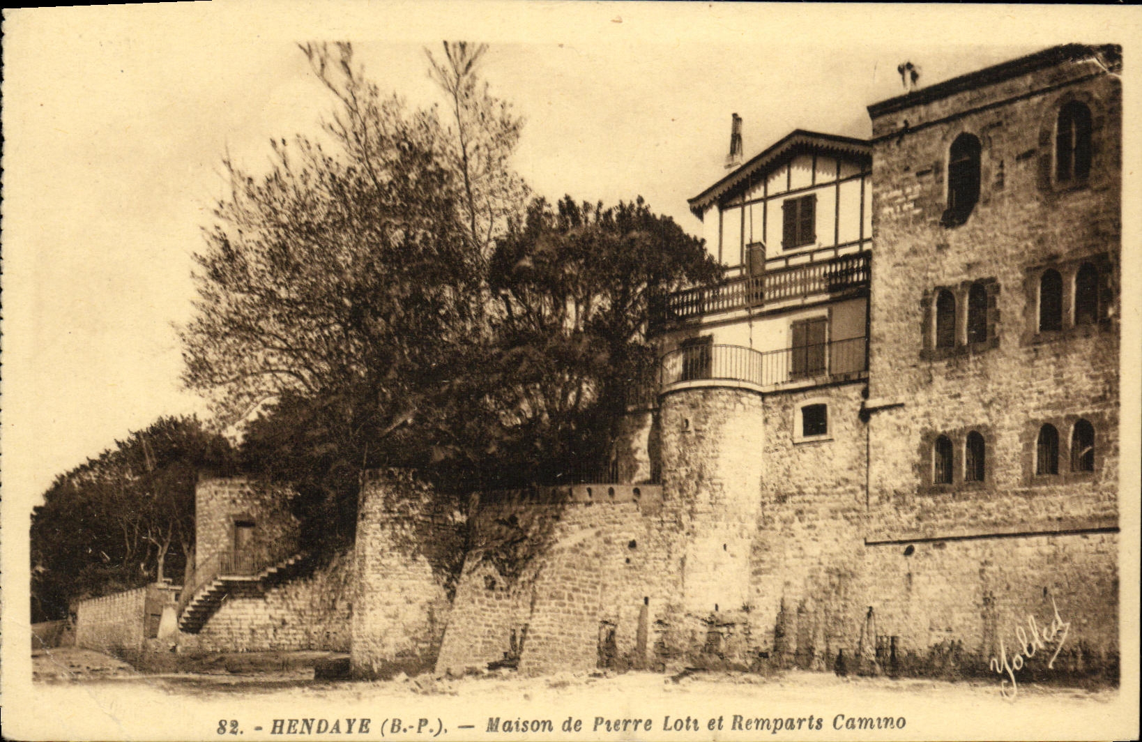 VINTAGE POSTCARD Hendaye Stone-built house Batches And walls camino