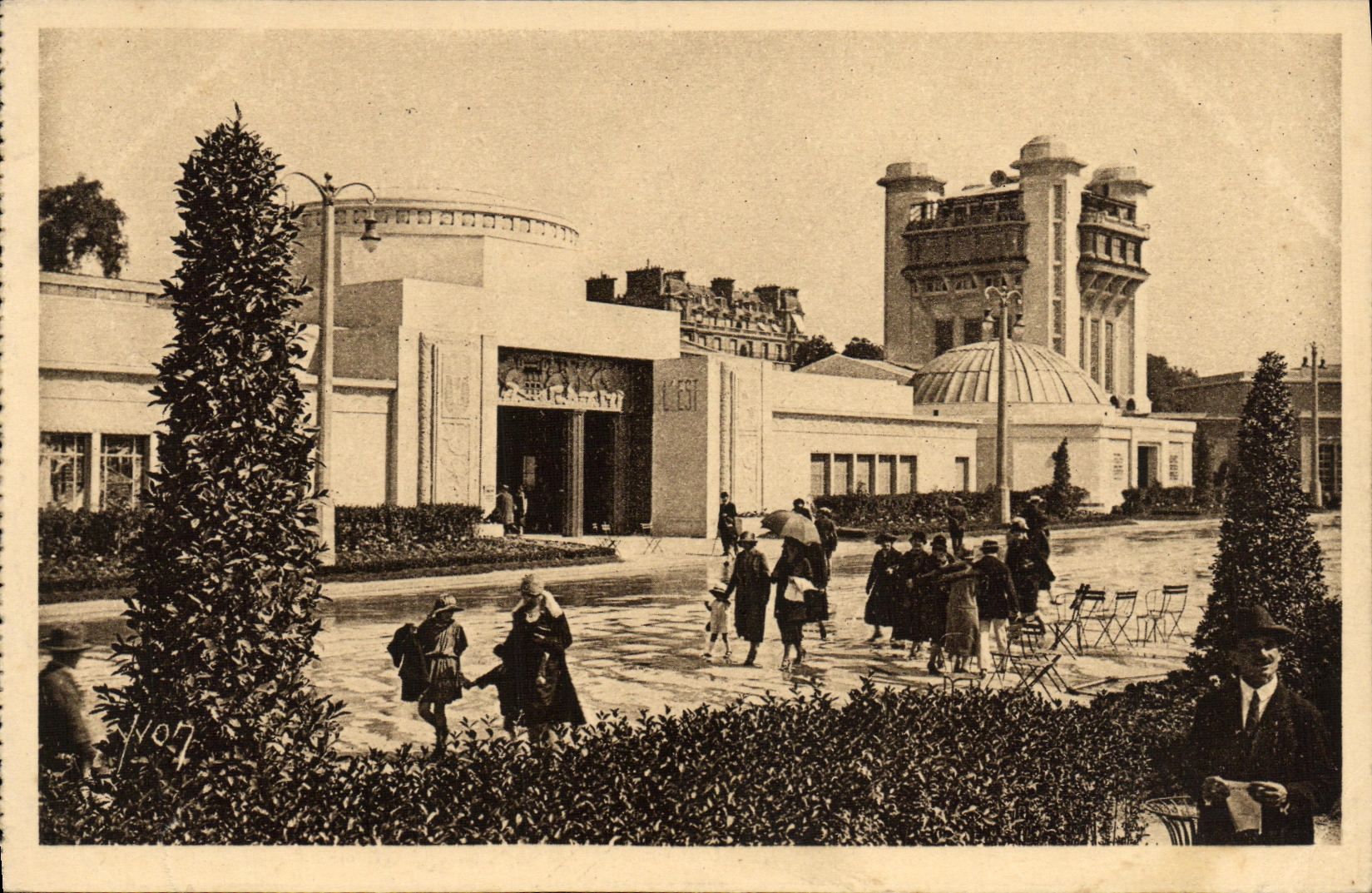 Exposición internacional de la POSTAL de la VENDIMIA de la casa de Decoratits París de los artes del este