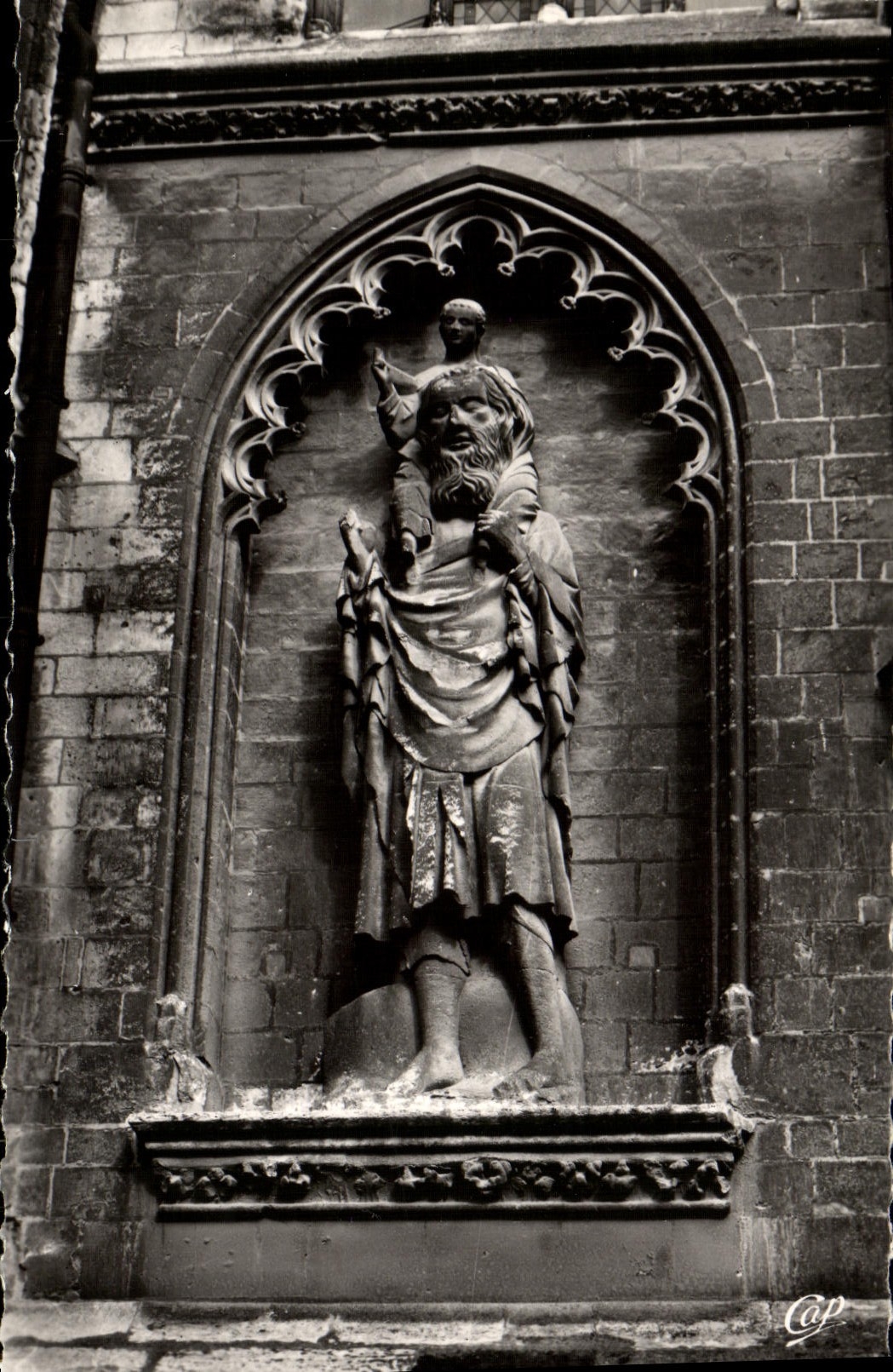 VINTAGE POSTCARD Amiens the Cathedral Holy Christophe