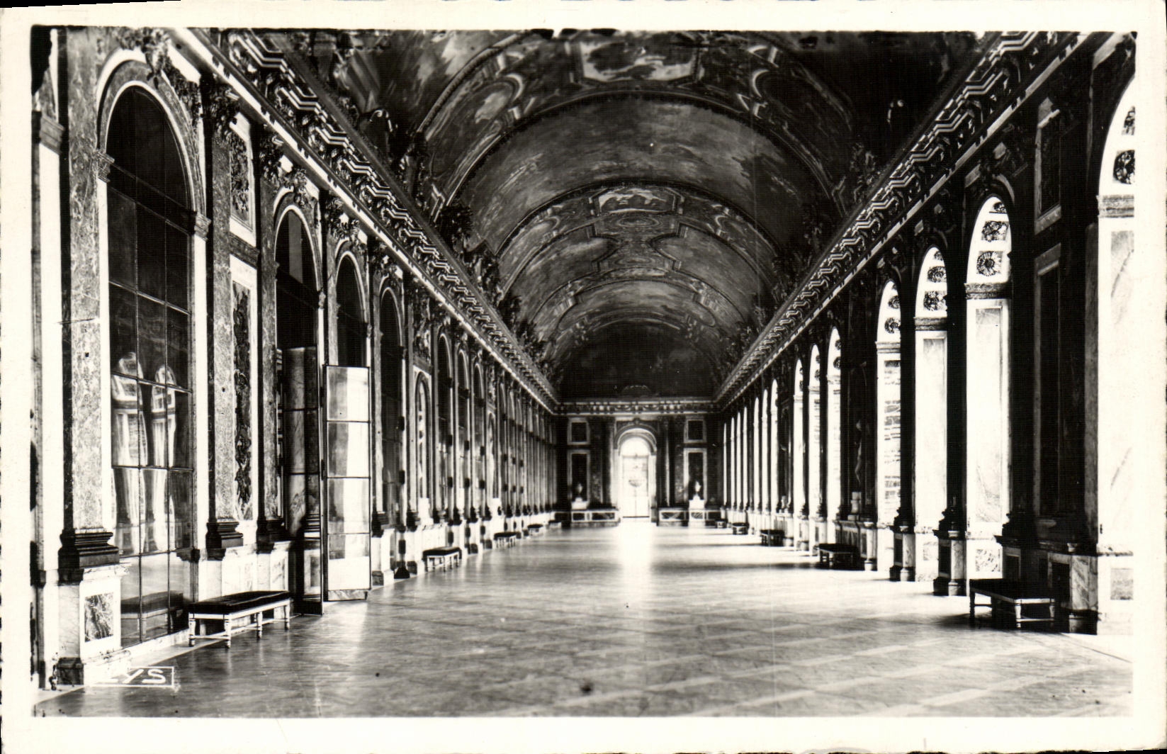 CPA Versailles Le Palais La Galerie Des Glaces