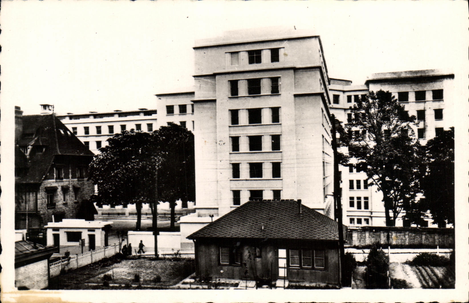 POSTAL MODERNA hospital de Suresnes Foch