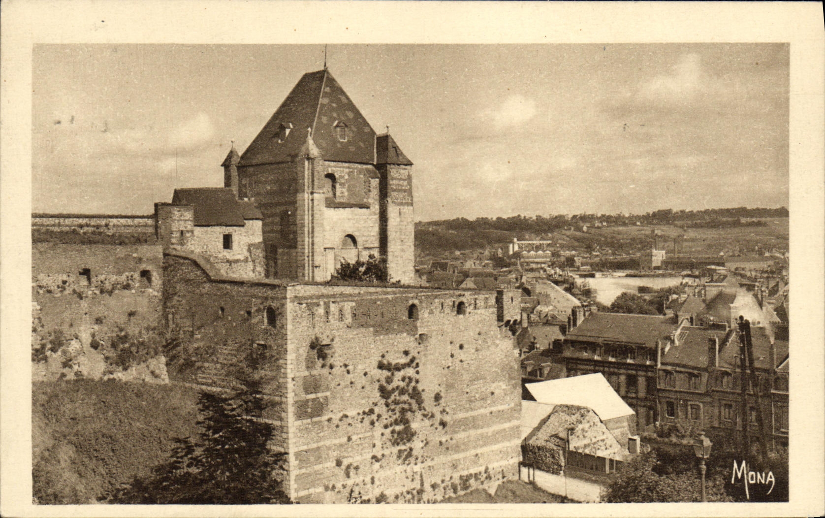 POSTAL Dieppe de la VENDIMIA el castillo la torre vieja del St Remy de la torre del primer St REmy de la iglesia