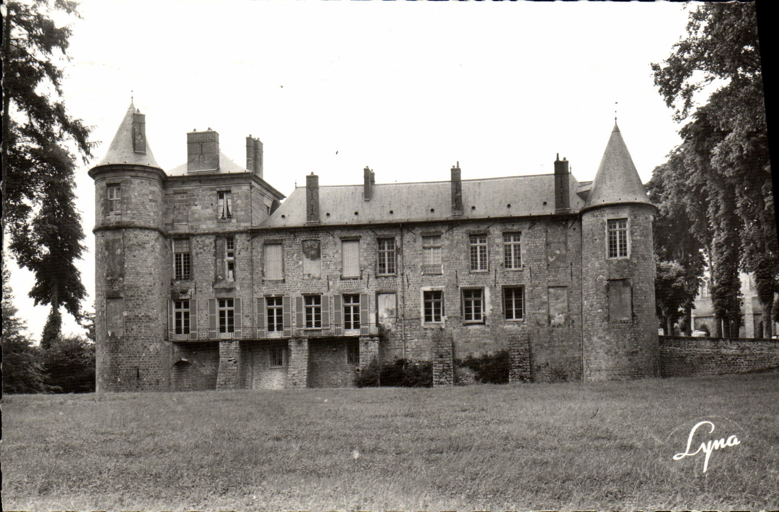 MODERN CARD Nangis the Castle