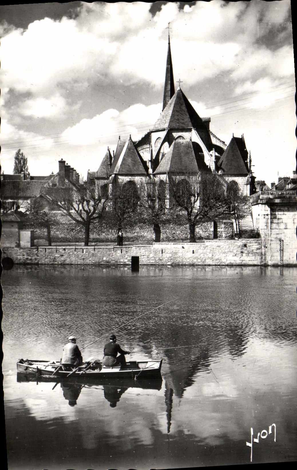 MODERN CARD Nemours Loing And the Church St Jean Baptiste Sinners Fishes