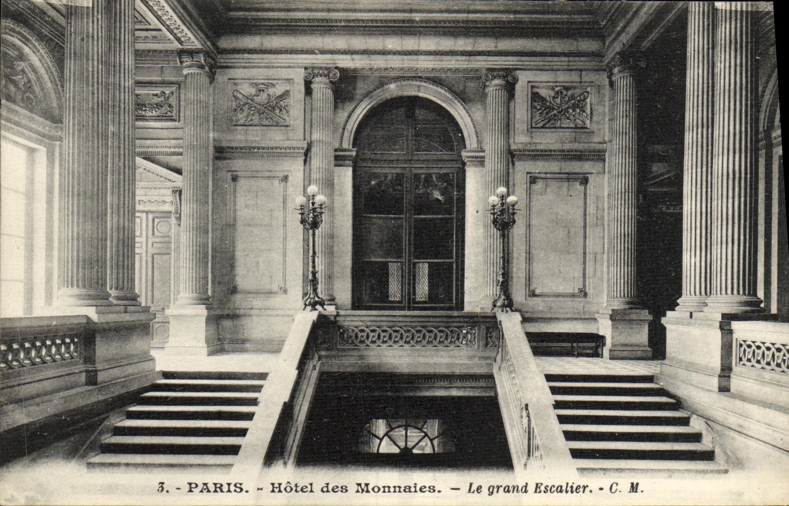CPA Paris Hotel Des Monnaies Le Grand Escalier