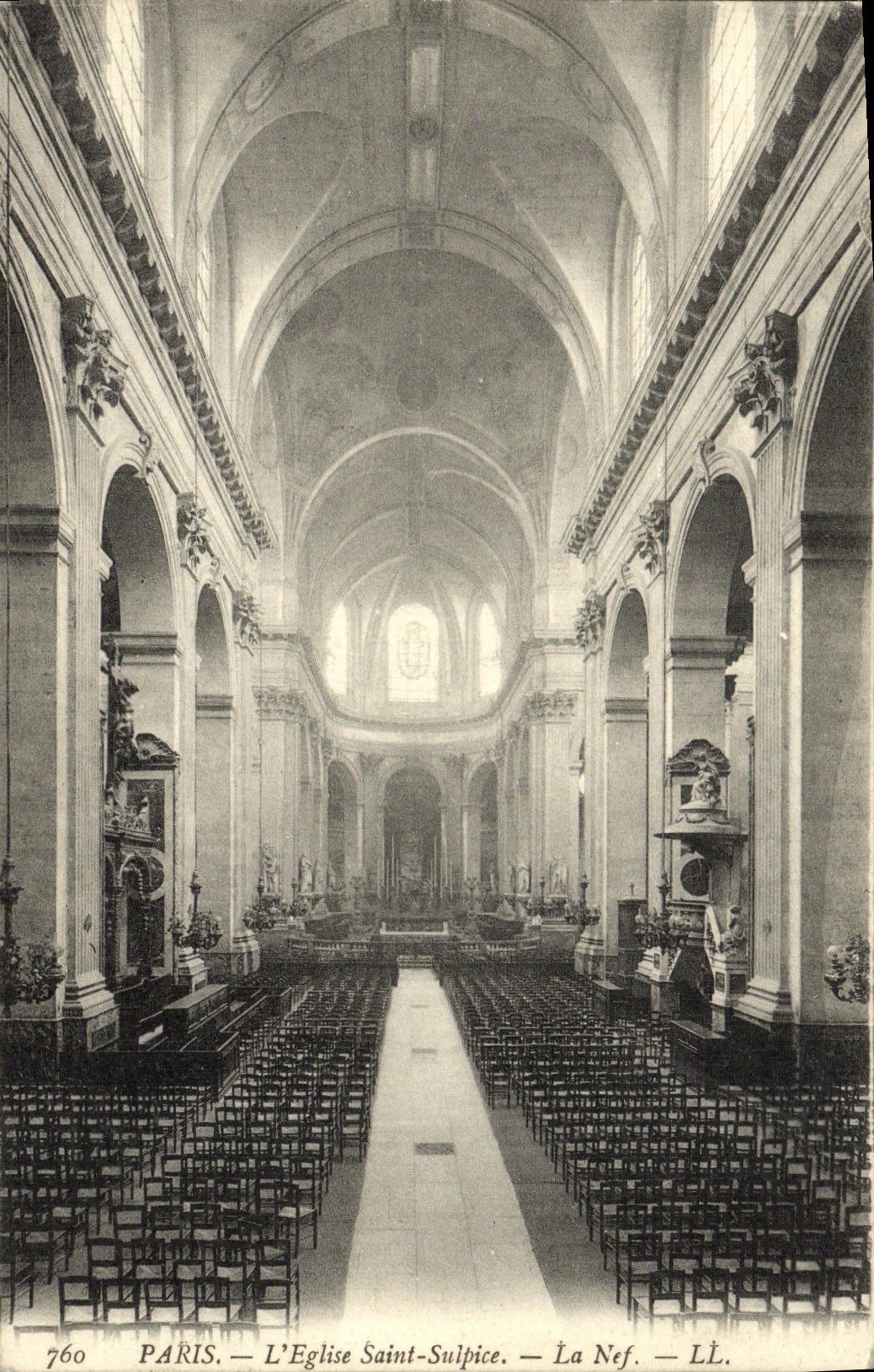 CPA Paris L'Eglise Saint Sulpice La nef