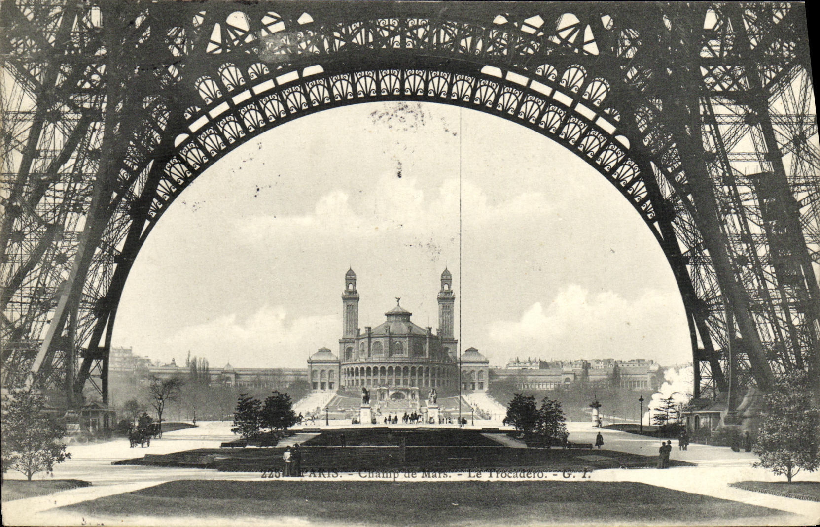 Torre Eiffel del Champ de Mars de París de la POSTAL de la VENDIMIA