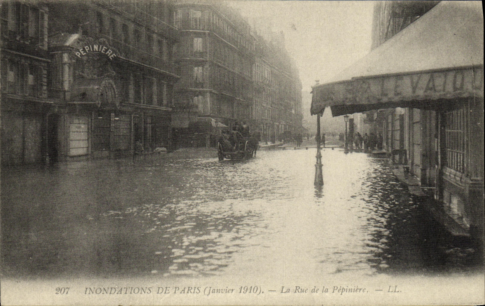 CPA Inondations De Paris La rue de la Pepiniere