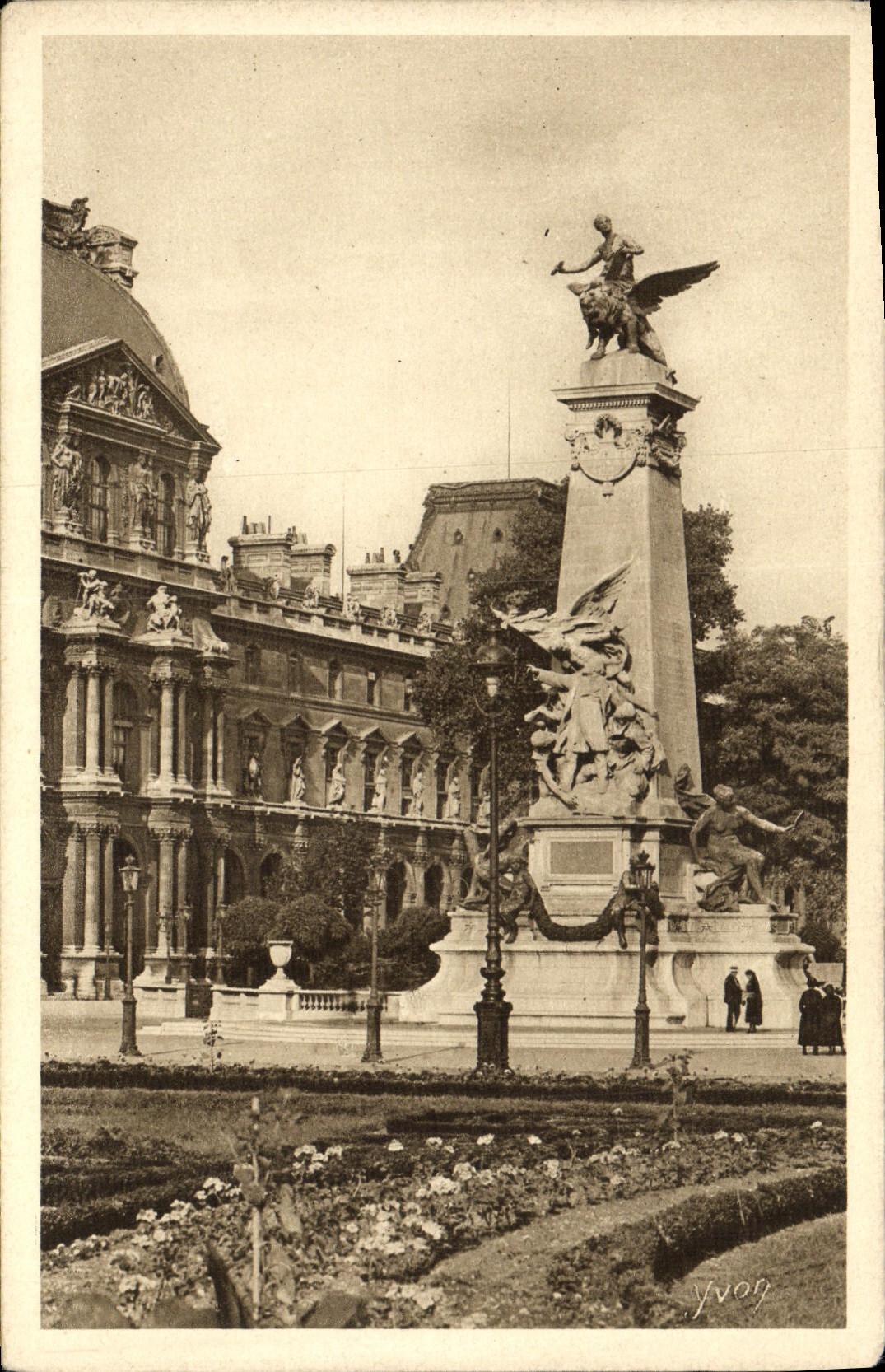 VINTAGE POSTCARD Paris While Strolling the Monument De Gambetta