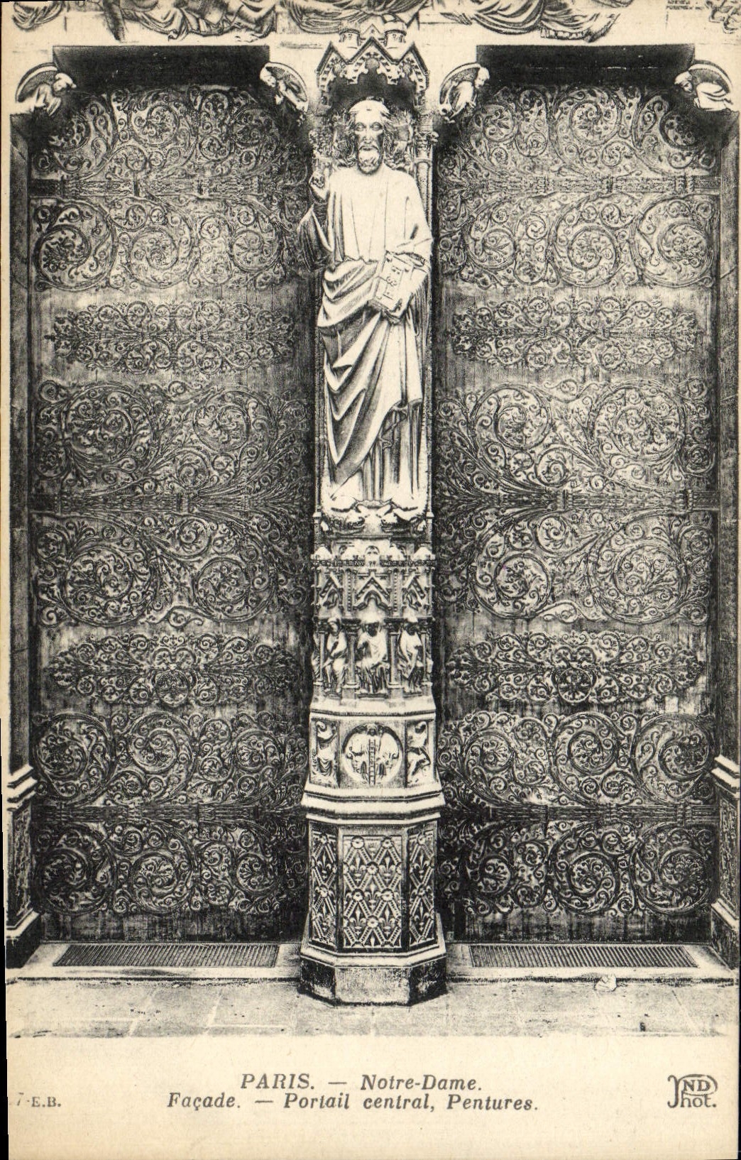 VINTAGE POSTCARD Paris Notre Dame Frontage central Gate Strap hinges