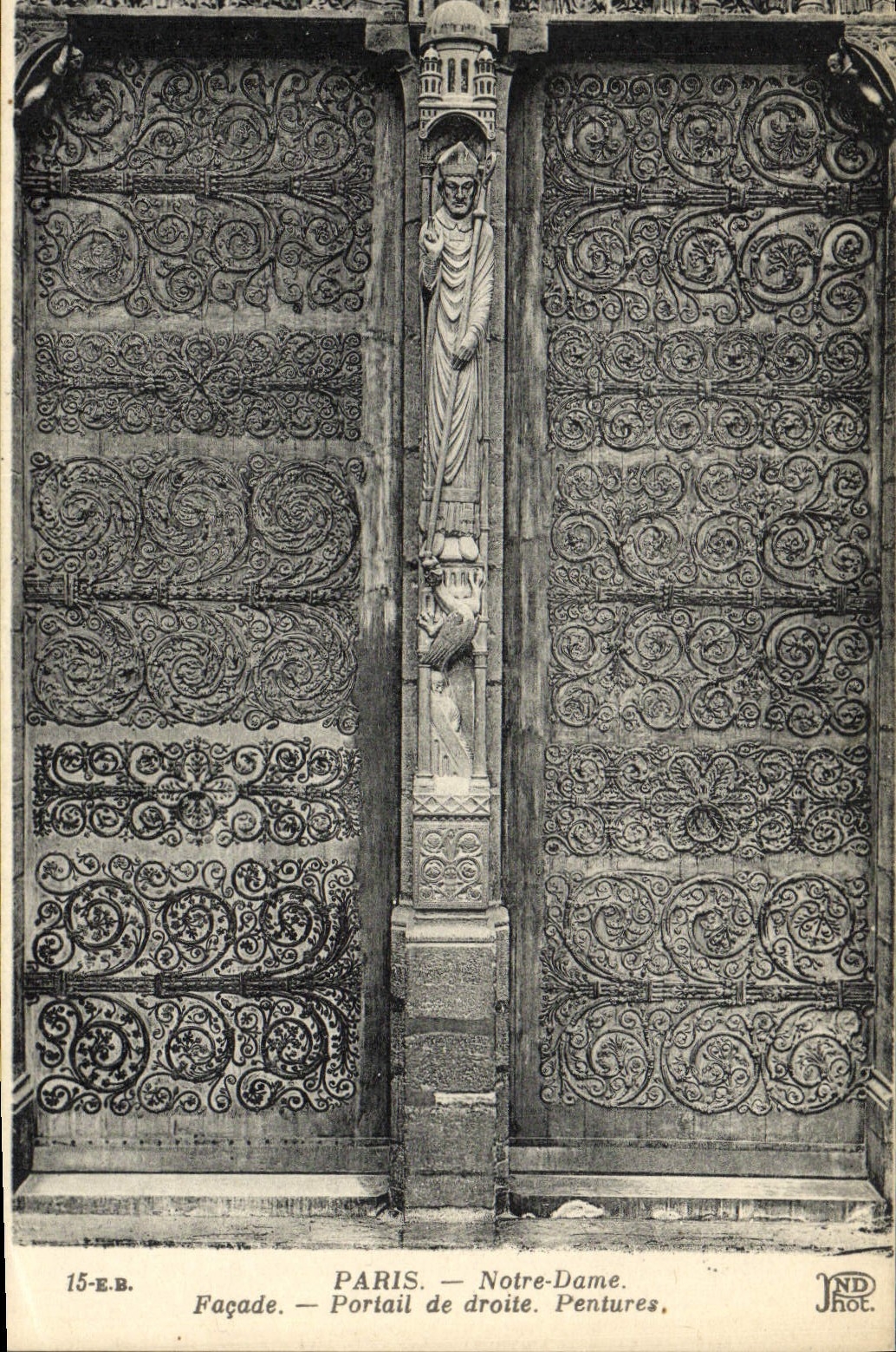 CPA Paris Notre Dame Facade Portail de Droite Pentures