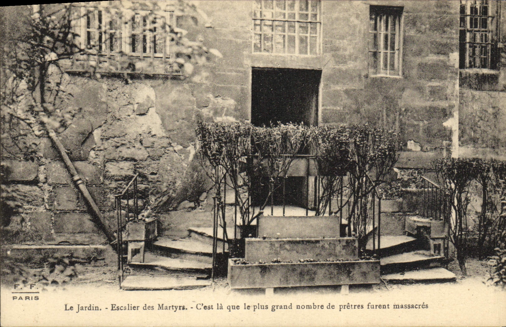 VINTAGE POSTCARD Paris Staircase of the martyrs