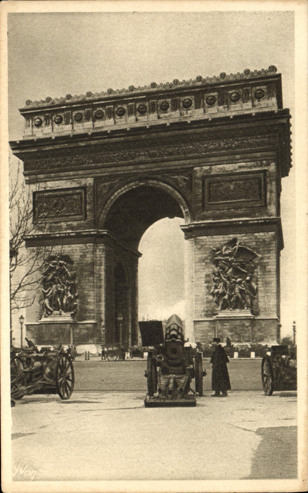 CPA Paris Arc de Triomphe Canons