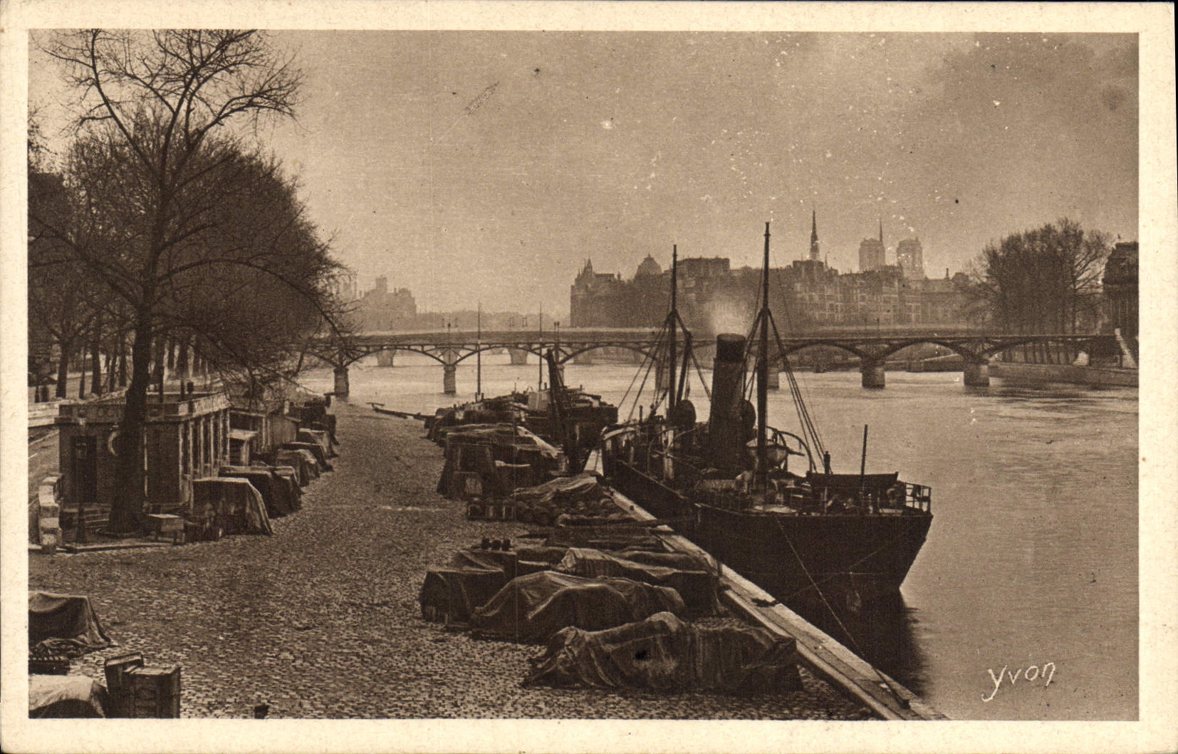 CPA Paris Le port Saint Nicolas Bateau