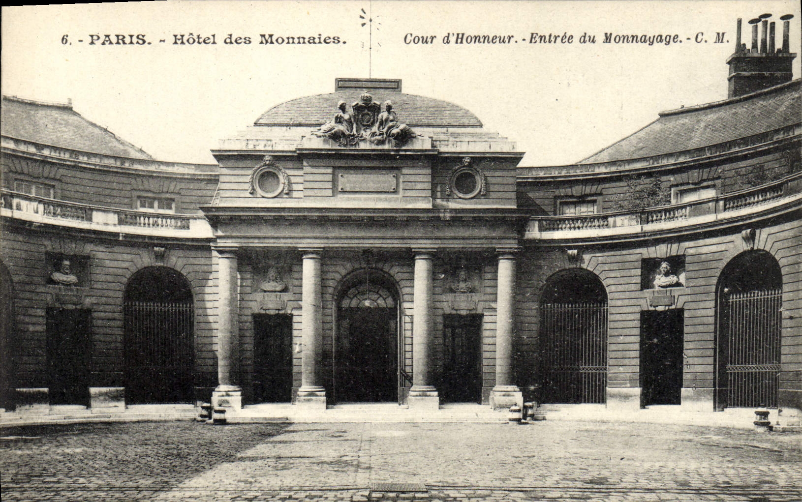 CPA Paris Hotel des Monnaies Cour d'Honneur Entree du monnayeg