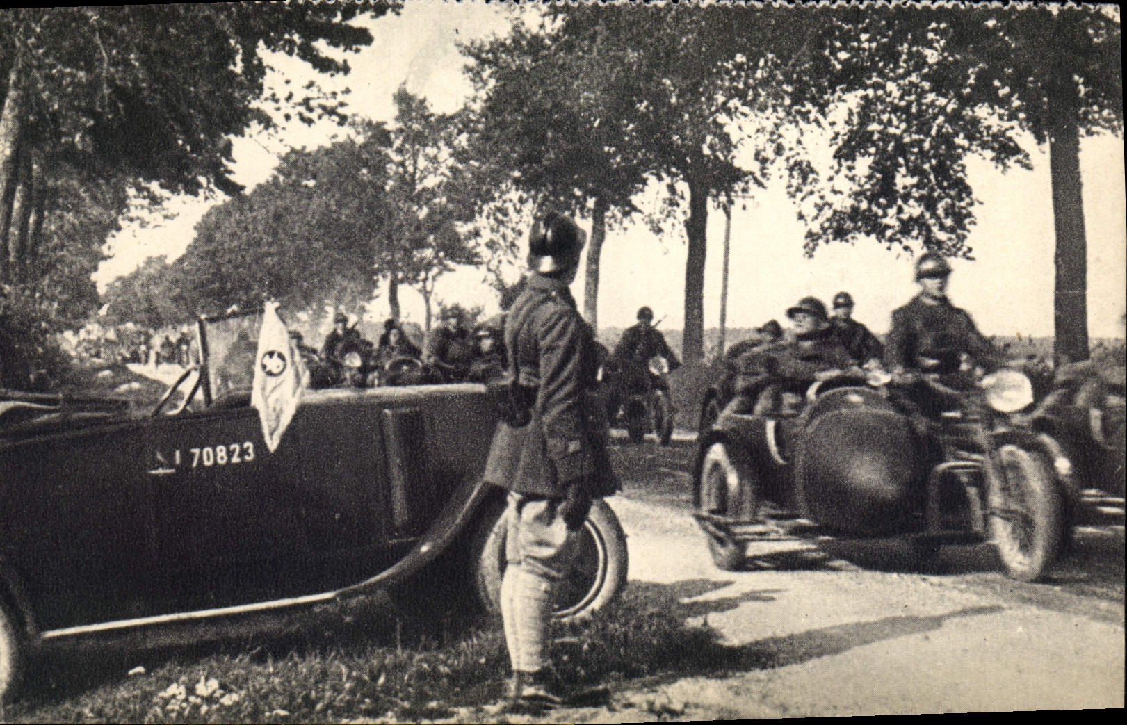 MODERN CARD Militaria Squadron motorcylcist Motor bike