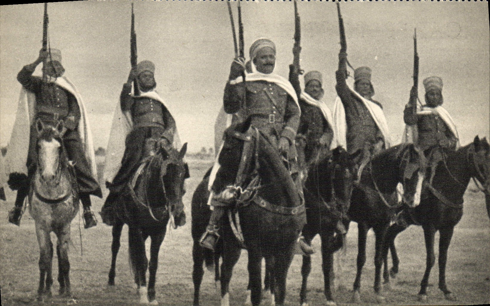 MODERN CARD Militaria Spahis Algerian