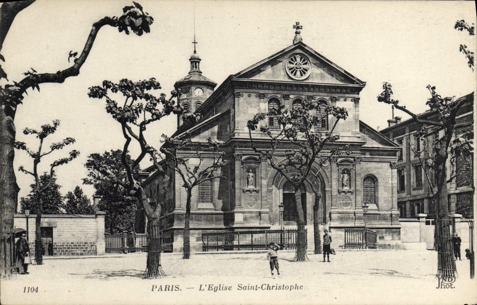 CPA Paris L'Eglise Saint Chrislophe