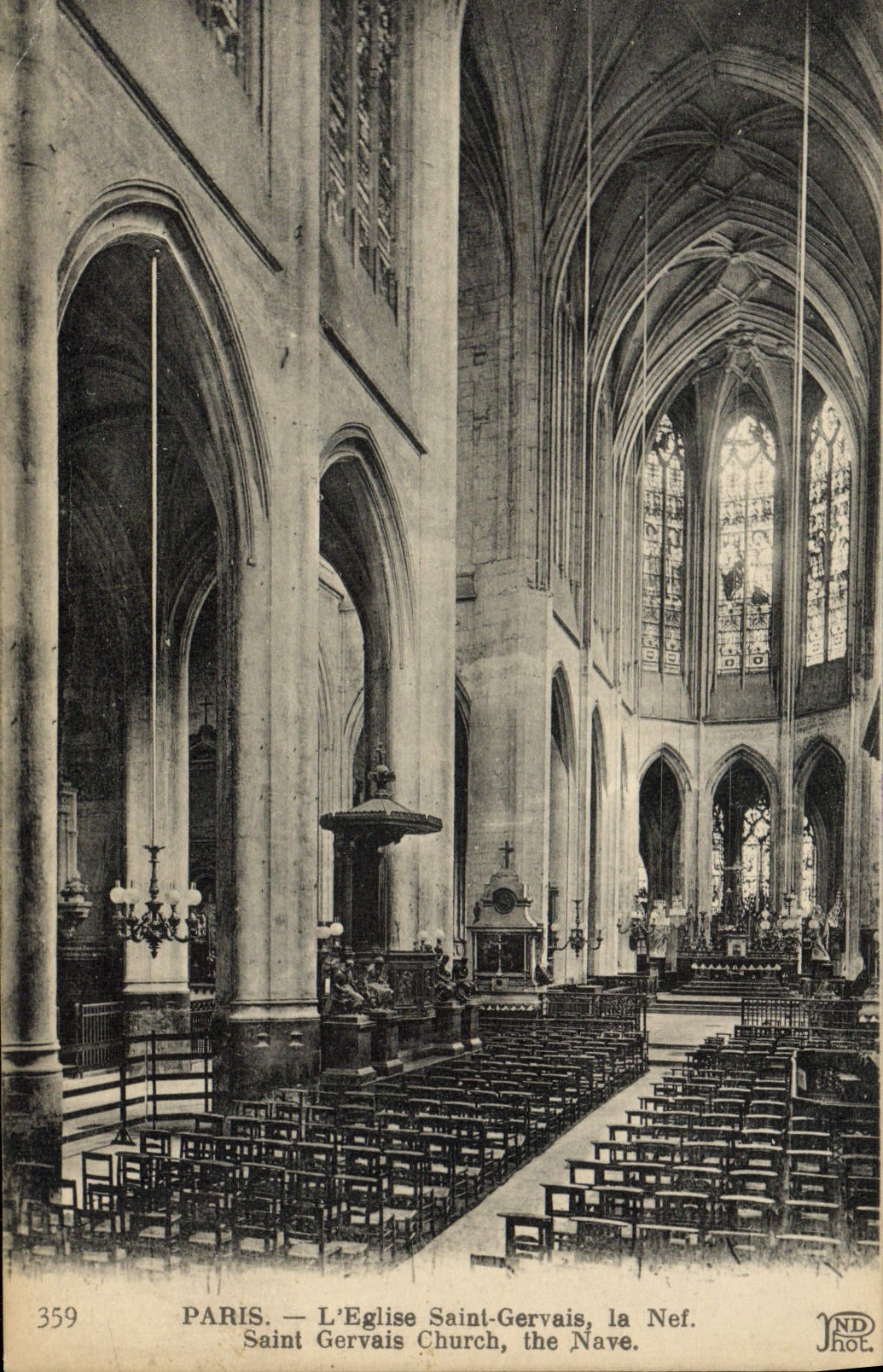 CPA Paris L'Eglise Saint Gervais la Saint Gervais La nef