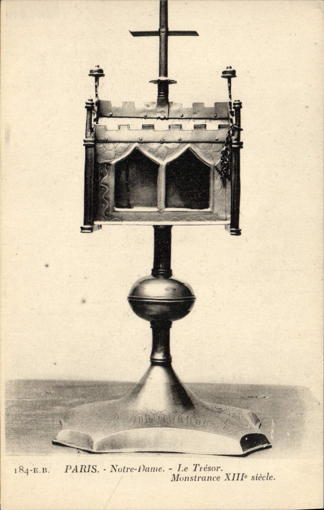 CPA Paris Notre Dame Le tresor Monstrance